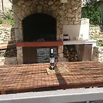 Charming Modern House With The New Swimming Pool - Maya 2 Apartment