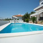 Charming Modern House With The New Swimming Pool - Maya 2 Apartment