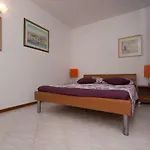 Charming Modern House With The New Swimming Pool - Maya 2 Apartment