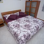 Charming Modern House With The New Swimming Pool - Maya 2 Apartment