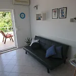 Charming Modern House With The New Swimming Pool - Maya 2 Apartment