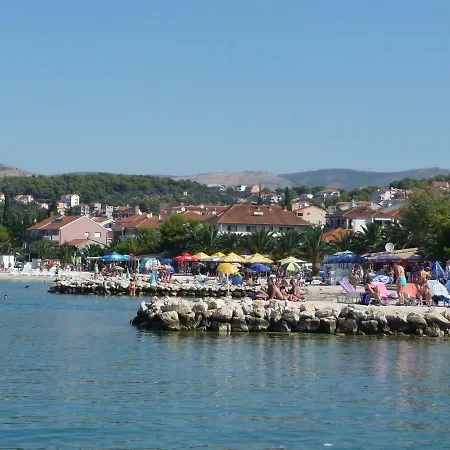 Charming Modern House With The New Swimming Pool - Maya 2 Apartman Trogir