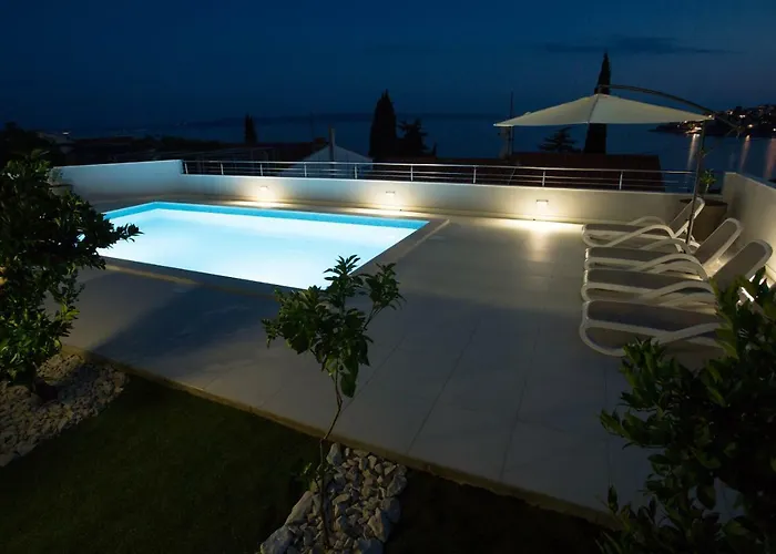 Charming Modern House With The New Swimming Pool - Maya 2 Trogir