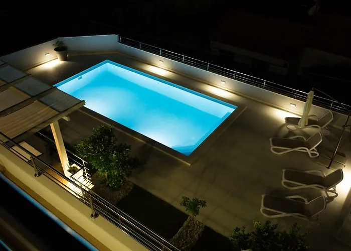 Charming Modern House With The New Swimming Pool - Maya 2 Daire *