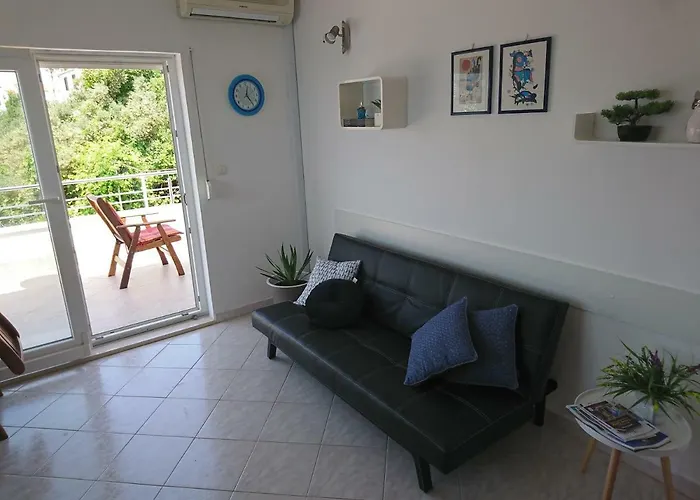 Charming Modern House With The New Swimming Pool - Maya 2 Apartment