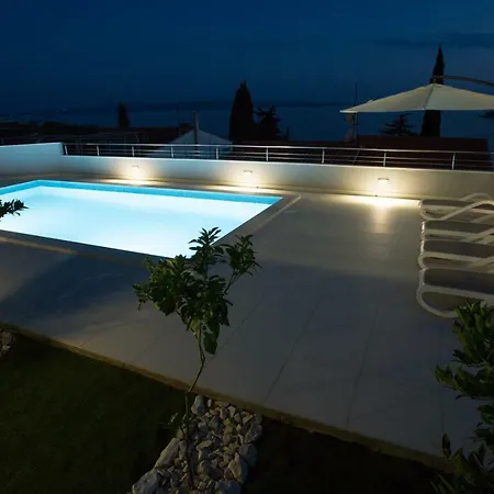 Charming Modern House With The New Swimming Pool - Maya 2 Traù