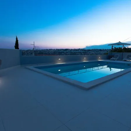 Апартаменты Charming Modern House With The New Swimming Pool - Maya 2 Трогир
