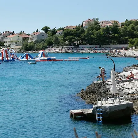 Charming Modern House With The New Swimming Pool - Maya 2 Apartman *