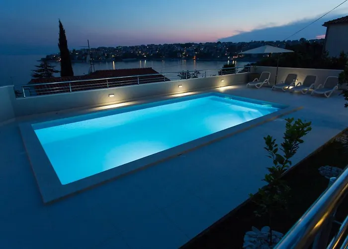 Charming Modern House With The New Swimming Pool - Maya 2 Apartament
