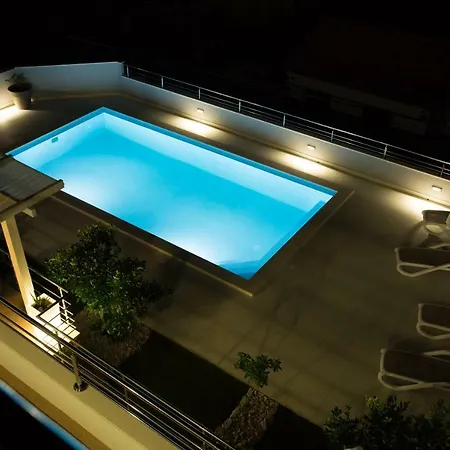 Charming Modern House With The New Swimming Pool - Maya 2 Apartman *